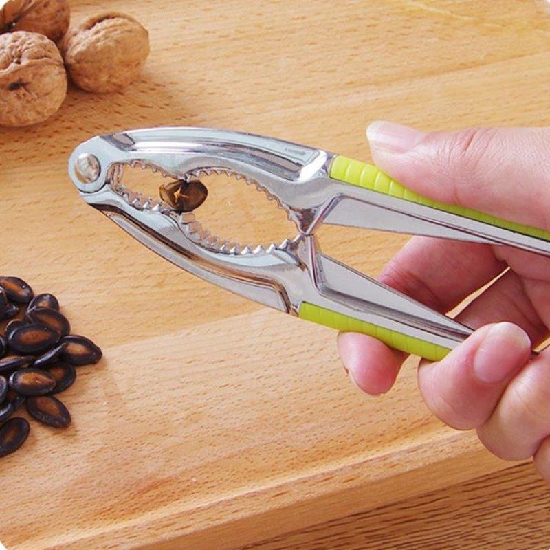 Multifunctional nut clip peeling